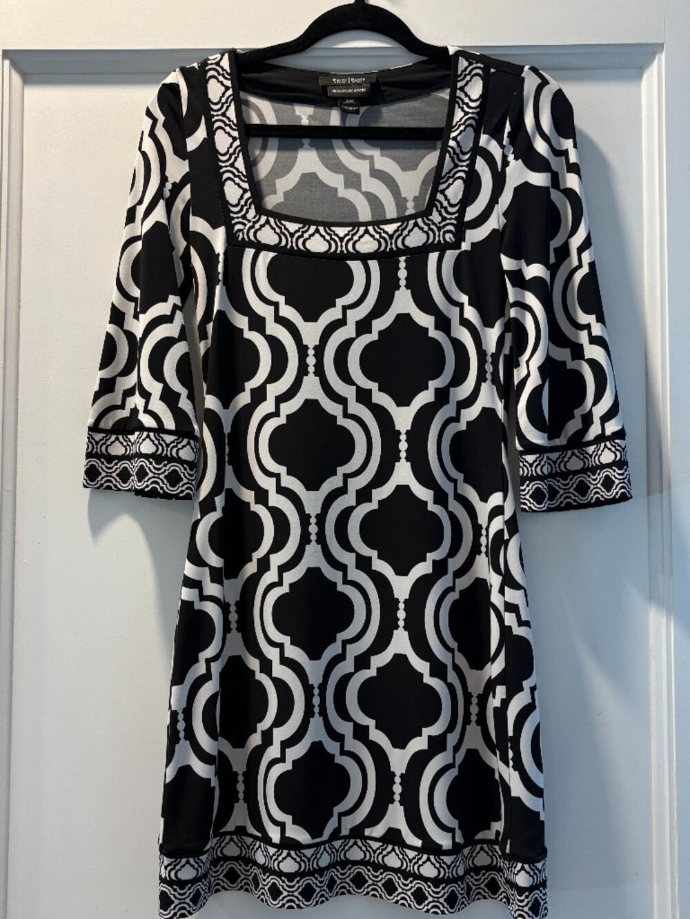 White House Black Market Geometric Trellis Knit Mini Dress – XXS